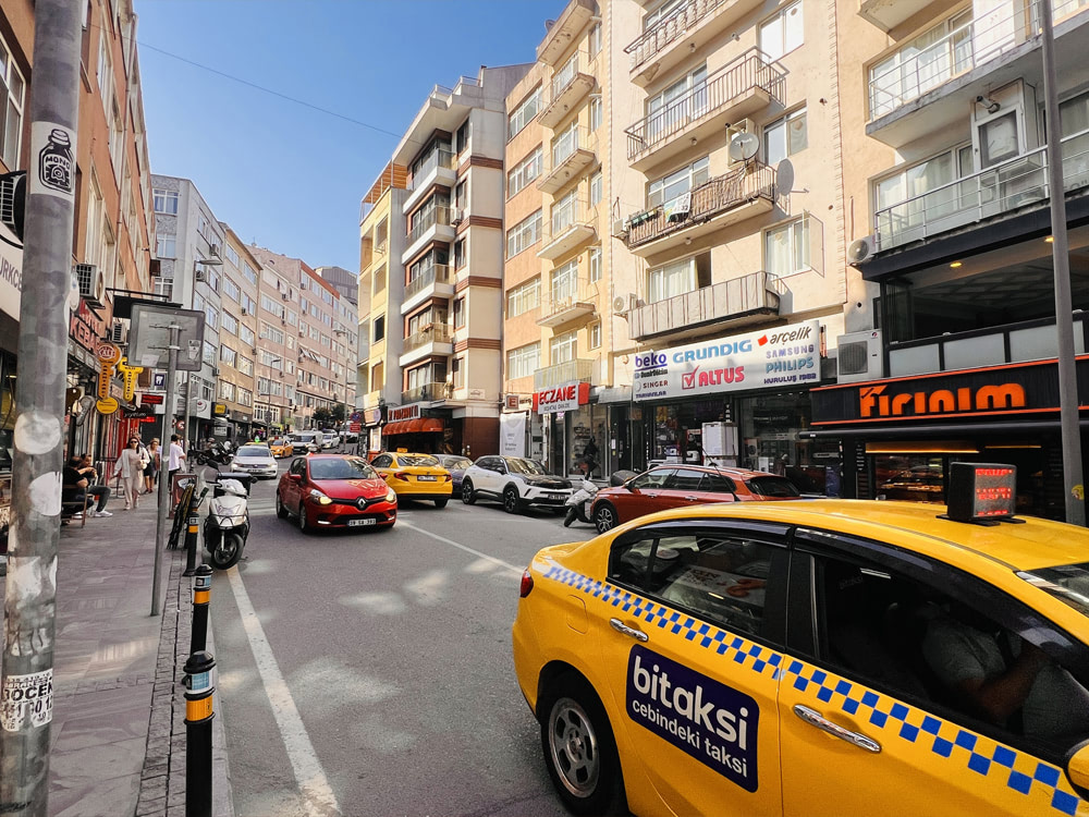Şair Nedim Cd yan sokağı depolu dükkan ofis 112 m²